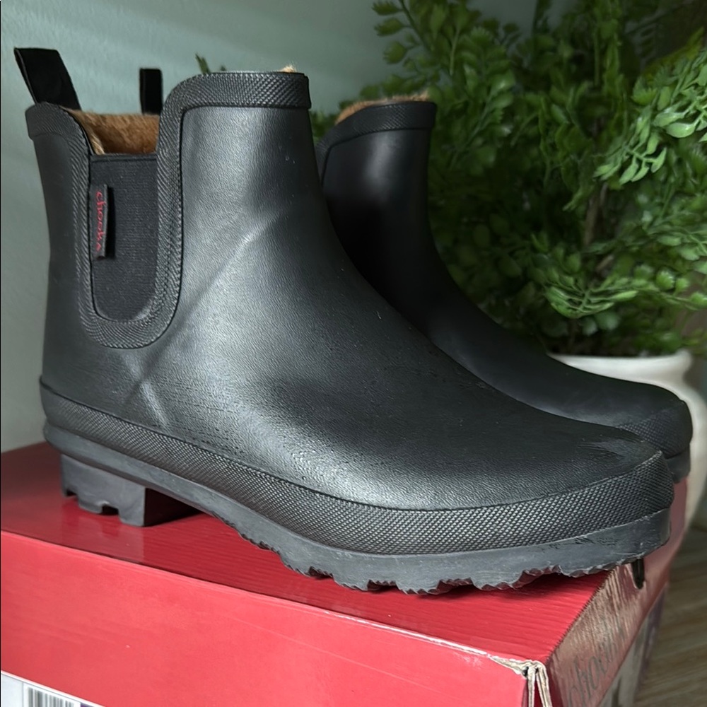 Chooka Black Waterproof size 8 women  Boots